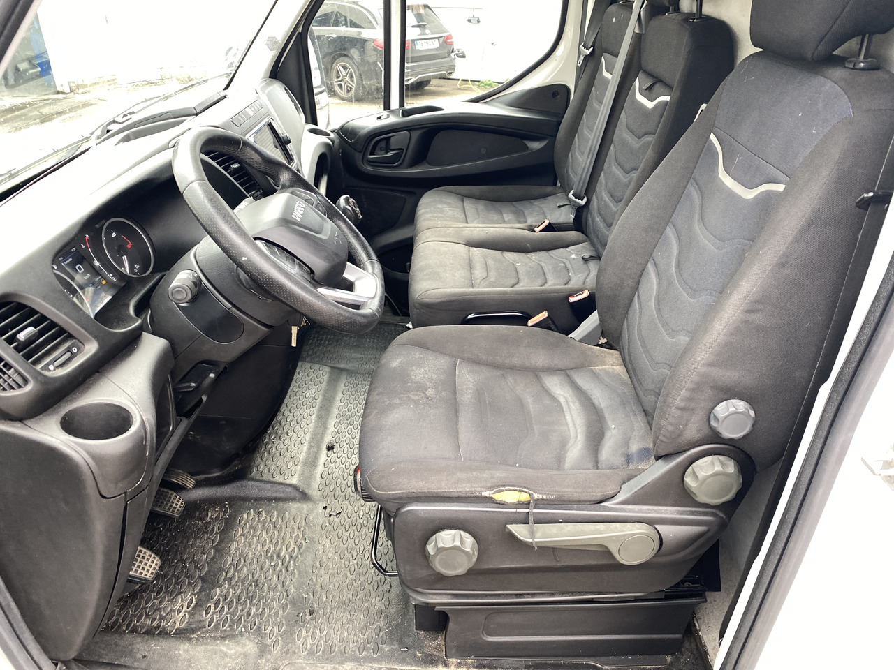 Leje en IVECO DAILY 35S18 IVECO DAILY 35S18: billede 10 Leje en IVECO DAILY 35S18 IVECO DAILY 35S18: billede 10