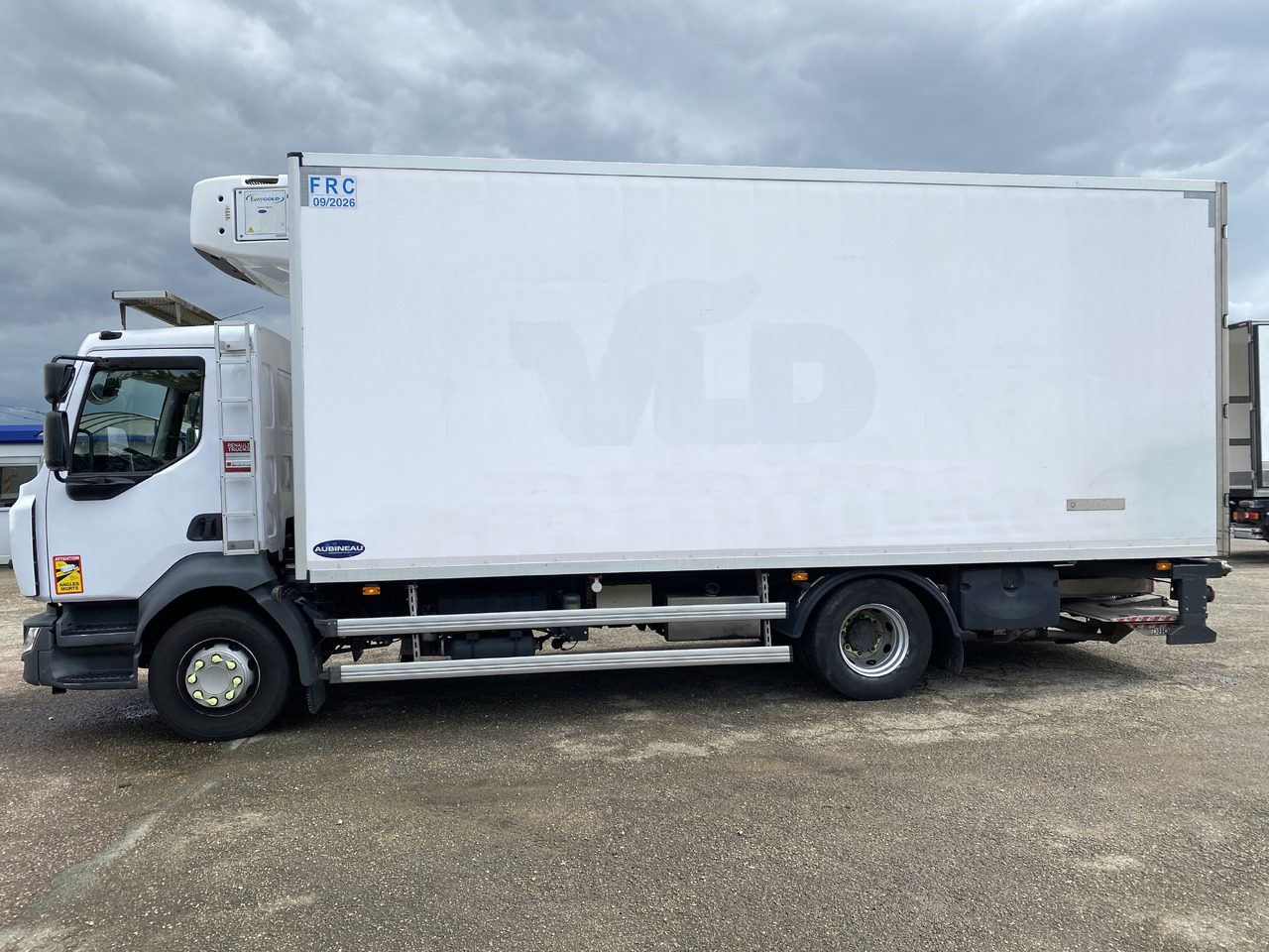 Kølevogn lastbil til transportering fødevarer RENAULT D16: billede 11