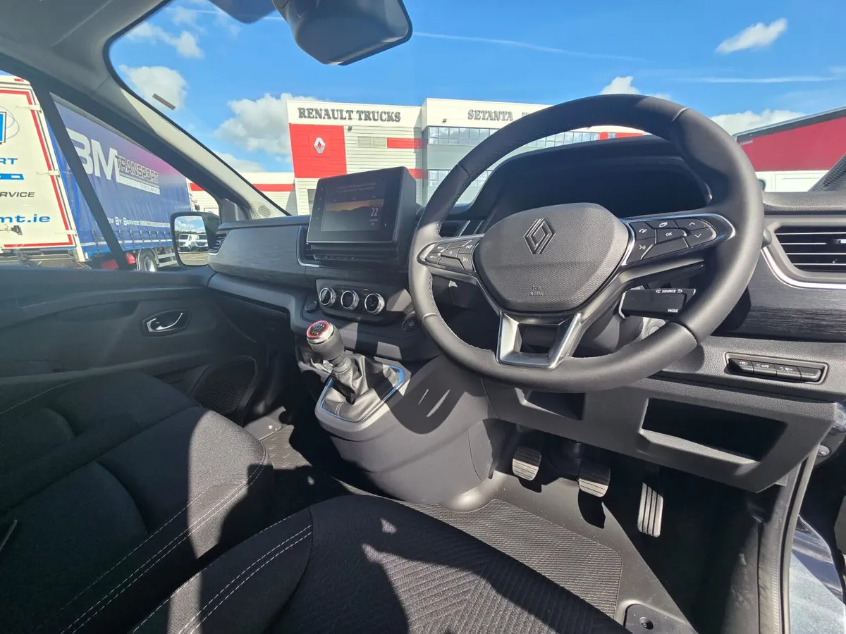 Ny Varevogn NEW Renault Trafic Exclusive 170BHP/150BHP Manual Silver: billede 14