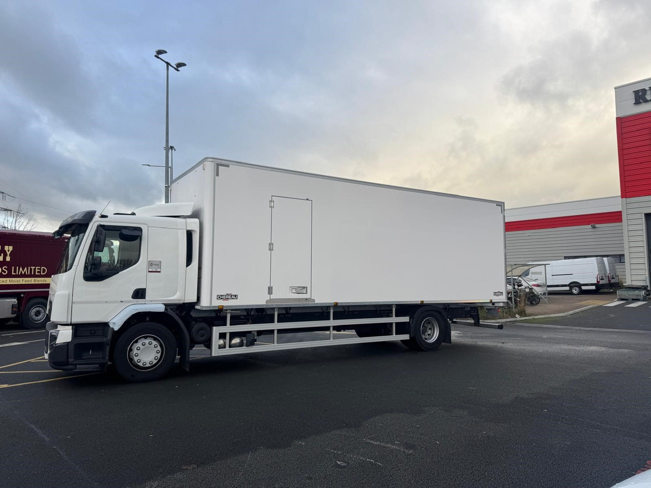Lastbil varevogn Renault Trucks D 18 Wide 4×2 with Chereau Body: billede 10 Lastbil varevogn Renault Trucks D 18 Wide 4×2 with Chereau Body: billede 10