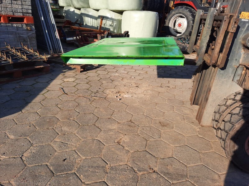 Deutz cabinedak - Førerhus og interiør for Landbrugsmaskine: billede 2 Deutz cabinedak - Førerhus og interiør for Landbrugsmaskine: billede 2