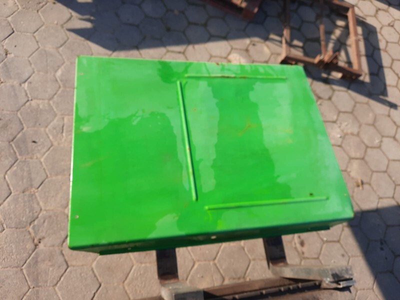 Deutz cabinedak - Førerhus og interiør for Landbrugsmaskine: billede 1 Deutz cabinedak - Førerhus og interiør for Landbrugsmaskine: billede 1