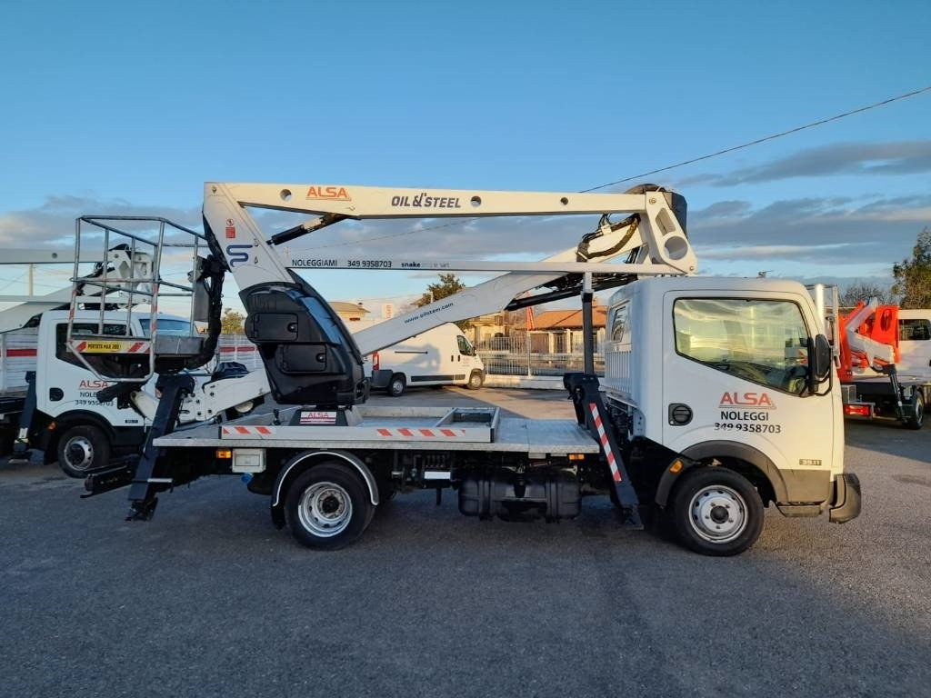 Oil & Steel 2112 - Lastbil med mandskabslift: billede 2 Oil & Steel 2112 - Lastbil med mandskabslift: billede 2