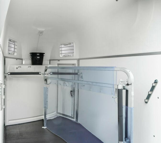 Humbaur Equitos 2400 Élőállatszállító utánfutó - Hestetrailer: billede 4 Humbaur Equitos 2400 Élőállatszállító utánfutó - Hestetrailer: billede 4