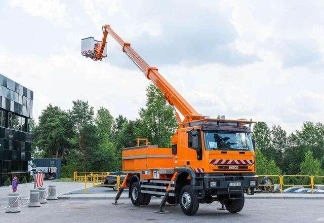 Iveco CURSOR 240 4x4 RUTHMANN T225 22,5 Meters Lift - Lastbil med mandskabslift: billede 3 Iveco CURSOR 240 4x4 RUTHMANN T225 22,5 Meters Lift - Lastbil med mandskabslift: billede 3