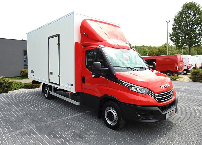 Iveco DAILY 35S18 NOWY KONTENER 10 PALET TEMPOMAT NAWIGACJA KLIMATYZAC - Varebil med kasse: billede 4 Iveco DAILY 35S18 NOWY KONTENER 10 PALET TEMPOMAT NAWIGACJA KLIMATYZAC - Varebil med kasse: billede 4
