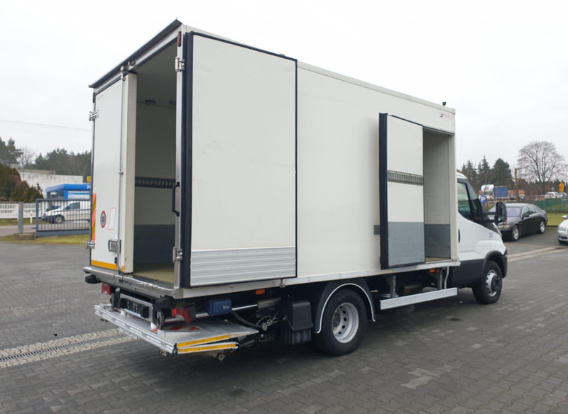 Iveco DAILY 60C15 60-150 TWO-CHAMBER REFRIGERATOR CONTAINER ISOTHERM F - Kølevogn lastbil: billede 1 Iveco DAILY 60C15 60-150 TWO-CHAMBER REFRIGERATOR CONTAINER ISOTHERM F - Kølevogn lastbil: billede 1
