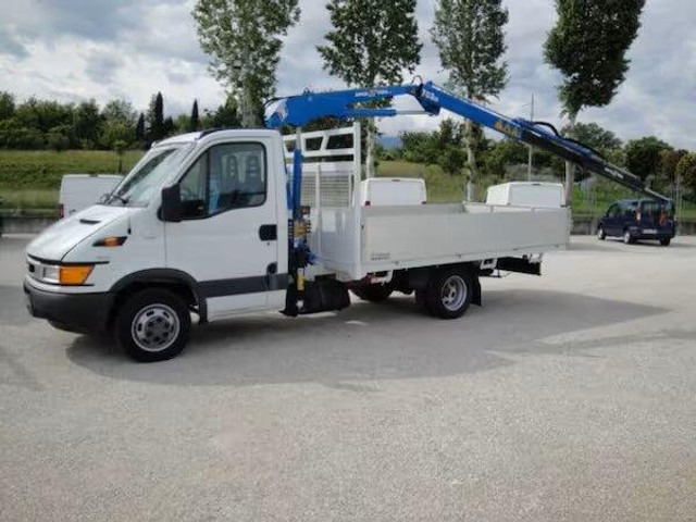 Iveco Daily 35C11 - flatbed+crane - Lastbil med lad, Lastbil med kran: billede 2 Iveco Daily 35C11 - flatbed+crane - Lastbil med lad, Lastbil med kran: billede 2