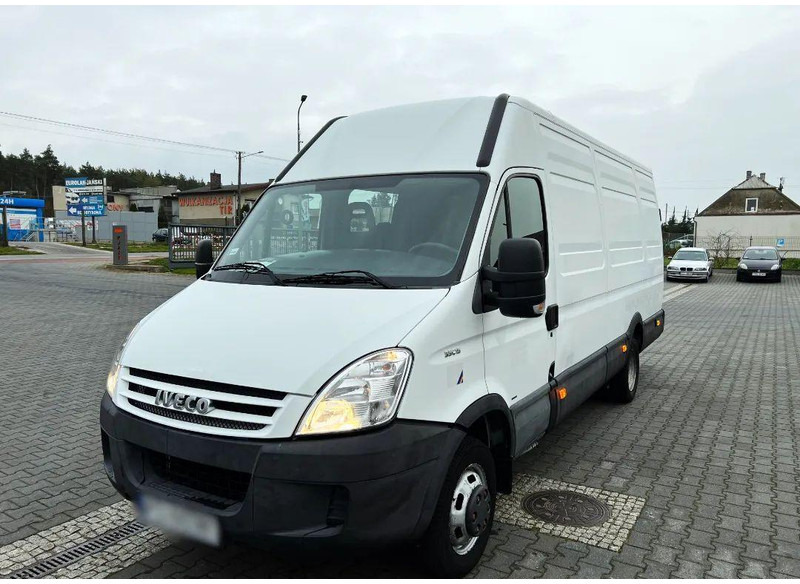 Iveco Daily 35C15 Furgon L4H2 Brygadówka 6-seater Doka Dubel Cabin - Varebil med kasse: billede 2 Iveco Daily 35C15 Furgon L4H2 Brygadówka 6-seater Doka Dubel Cabin - Varebil med kasse: billede 2