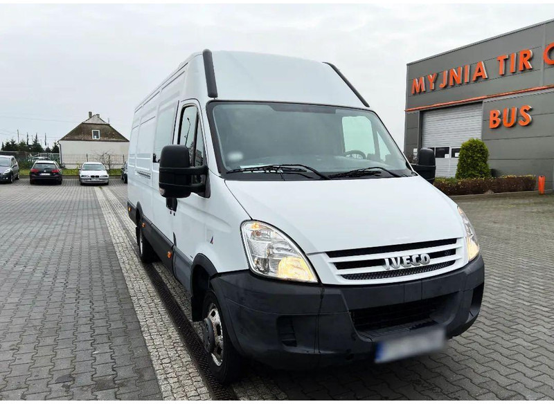 Iveco Daily 35C15 Furgon L4H2 Brygadówka 6-seater Doka Dubel Cabin - Varebil med kasse: billede 1 Iveco Daily 35C15 Furgon L4H2 Brygadówka 6-seater Doka Dubel Cabin - Varebil med kasse: billede 1