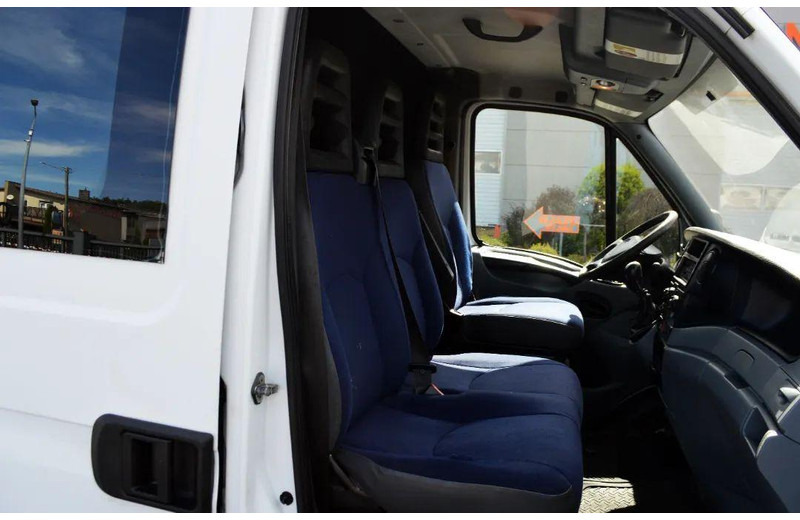 Minibus, Persontransport Iveco Daily 35C15 Furgon L4H3 Brygadówka 6-seater Doka Doubel Cabin: billede 16