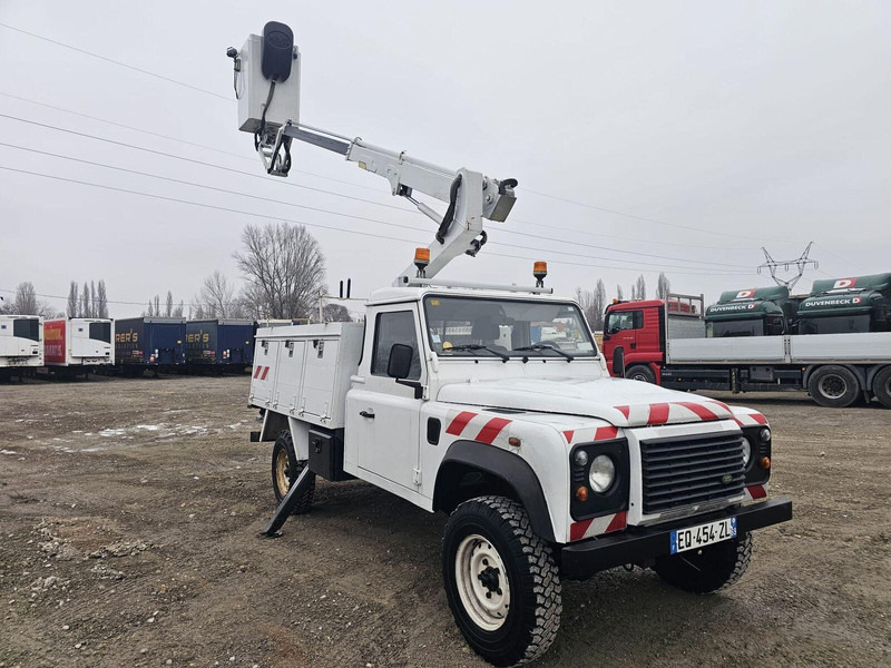 Land Rover Defender 120 4x4 - MOVEX Lifting Basket 10,5m - Lastbil med mandskabslift: billede 1 Land Rover Defender 120 4x4 - MOVEX Lifting Basket 10,5m - Lastbil med mandskabslift: billede 1