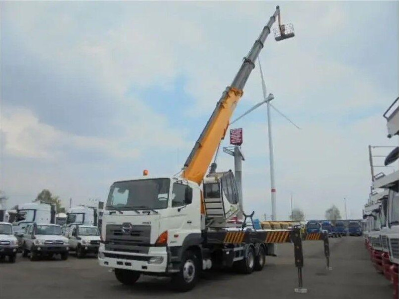 Hino 700 3441 6X4 Emelőkosaras 22,8m - Lastbil, Lastbil med kran: billede 2 Hino 700 3441 6X4 Emelőkosaras 22,8m - Lastbil, Lastbil med kran: billede 2