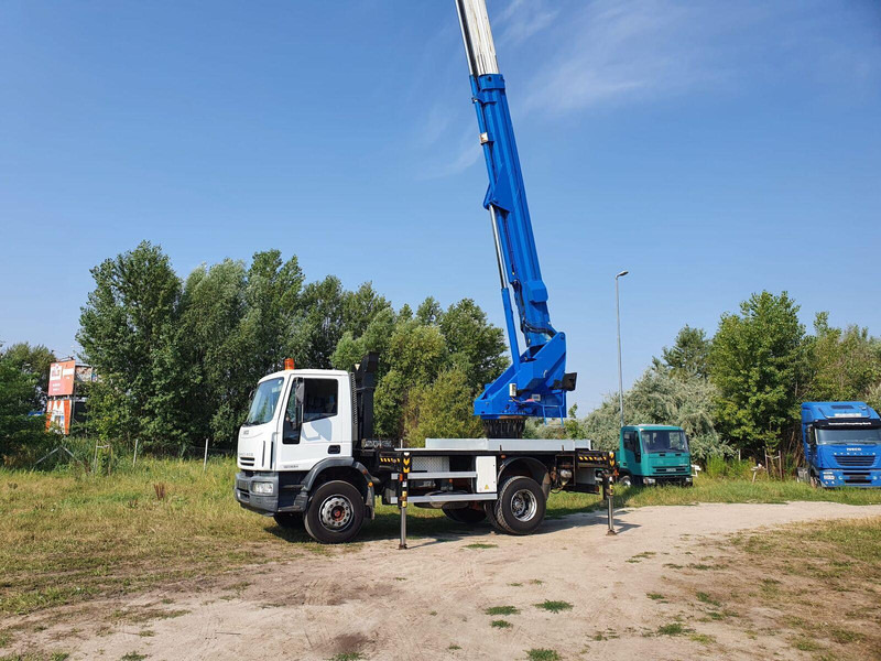 Iveco Eurocargo ML 180 E 24 - Bizocchi KJF 320 lifting basket 32 m - Lastbil, Lastbil med kran: billede 2 Iveco Eurocargo ML 180 E 24 - Bizocchi KJF 320 lifting basket 32 m - Lastbil, Lastbil med kran: billede 2