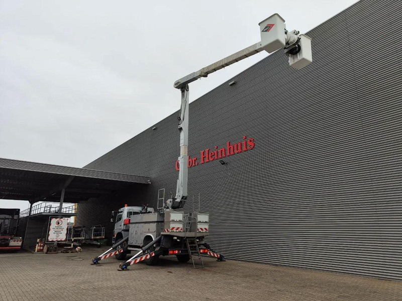 Lastbil, Lastbil med kran Mercedes-Benz Axor 1824 - Lifting basket: billede 9