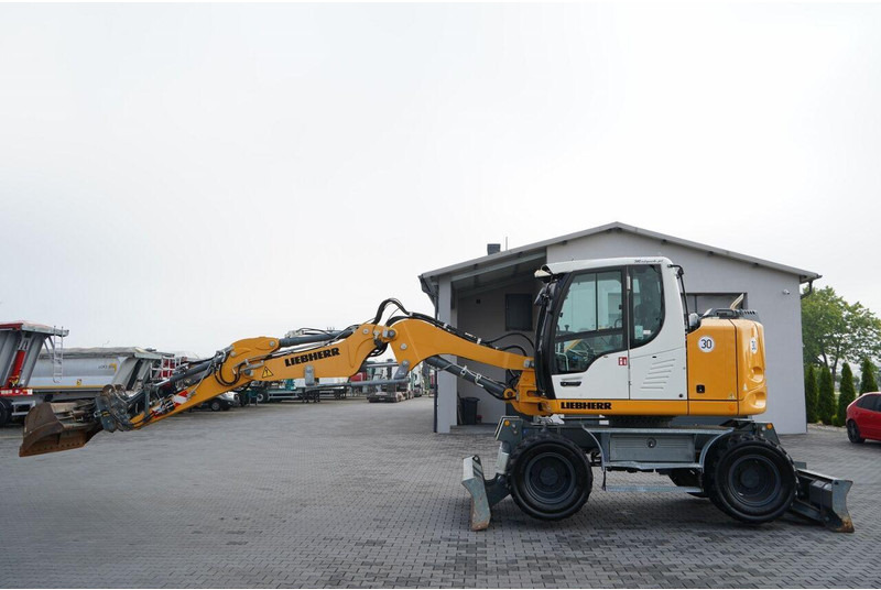 Leje en Liebherr 910 COMPACT LITRONIC  / KOPARKA KOŁOWA / KLIMATYZACJA / KAMERA Liebherr 910 COMPACT LITRONIC  / KOPARKA KOŁOWA / KLIMATYZACJA / KAMERA: billede 8