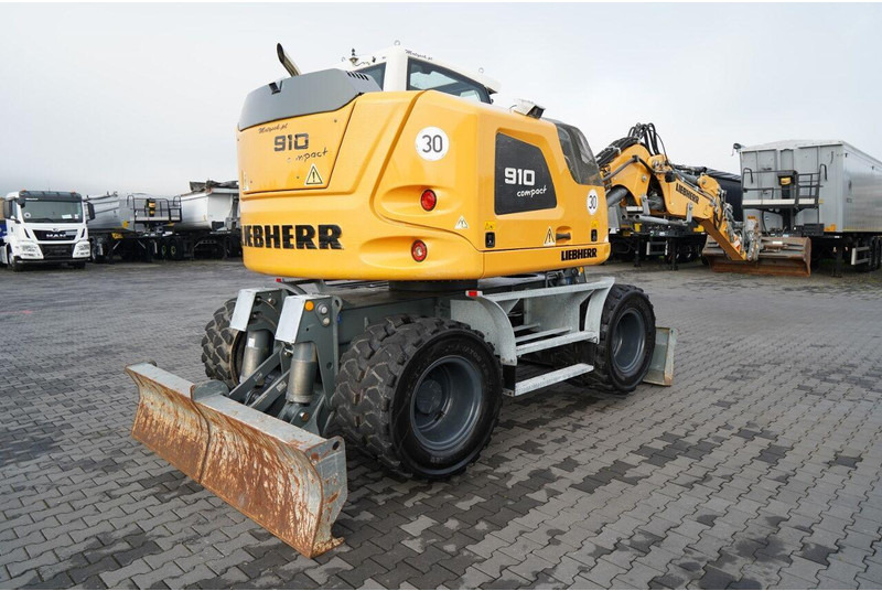 Leje en Liebherr 910 COMPACT LITRONIC  / KOPARKA KOŁOWA / KLIMATYZACJA / KAMERA Liebherr 910 COMPACT LITRONIC  / KOPARKA KOŁOWA / KLIMATYZACJA / KAMERA: billede 10