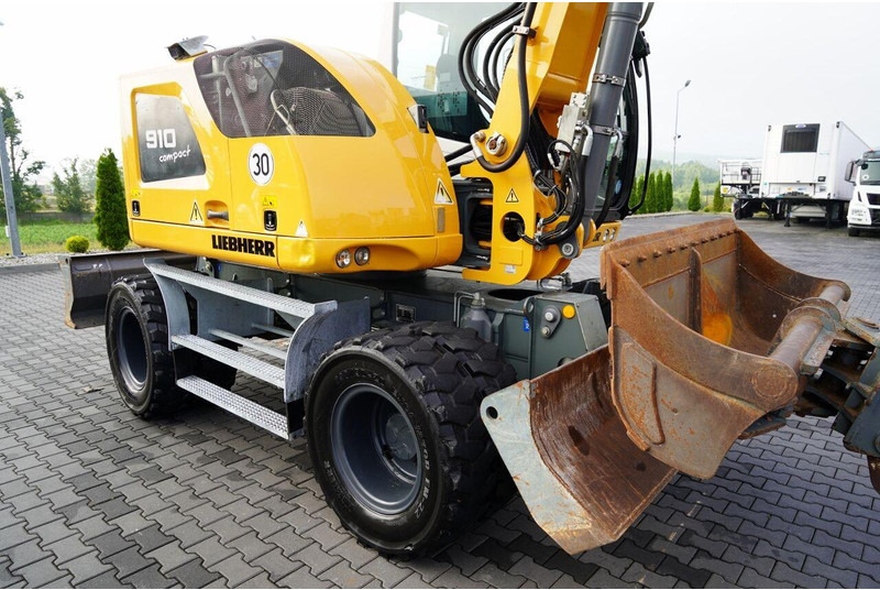 Leje en Liebherr 910 COMPACT LITRONIC  / KOPARKA KOŁOWA / KLIMATYZACJA / KAMERA Liebherr 910 COMPACT LITRONIC  / KOPARKA KOŁOWA / KLIMATYZACJA / KAMERA: billede 18