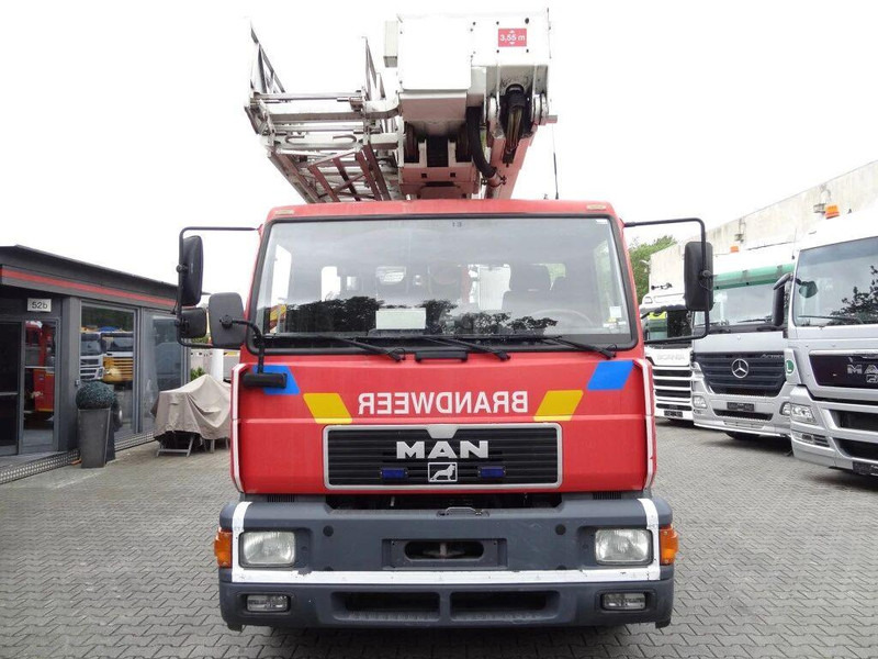 MAN 18.284 L2000 - Fire truck+ladder lift - Brandbil: billede 2 MAN 18.284 L2000 - Fire truck+ladder lift - Brandbil: billede 2