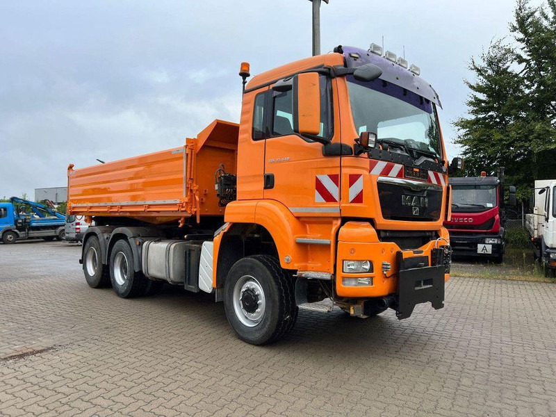 MAN TGS 33.440 AK 6x6 3-Way Tipper - Tipvogn lastbil: billede 2 MAN TGS 33.440 AK 6x6 3-Way Tipper - Tipvogn lastbil: billede 2