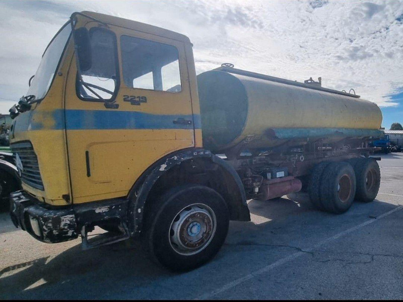 Mercedes-Benz 2219 6x4 Vízszállító Tartálykocsi - Tankbil: billede 2 Mercedes-Benz 2219 6x4 Vízszállító Tartálykocsi - Tankbil: billede 2