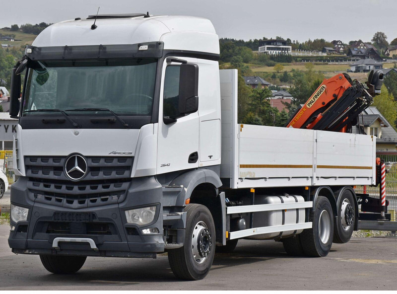 Mercedes-Benz AROCS 2542 - Lastbil med lad, Lastbil med kran: billede 4 Mercedes-Benz AROCS 2542 - Lastbil med lad, Lastbil med kran: billede 4