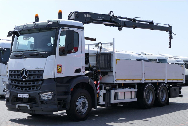 Mercedes-Benz AROCS 2633 - Lastbil med lad, Lastbil med kran: billede 1 Mercedes-Benz AROCS 2633 - Lastbil med lad, Lastbil med kran: billede 1