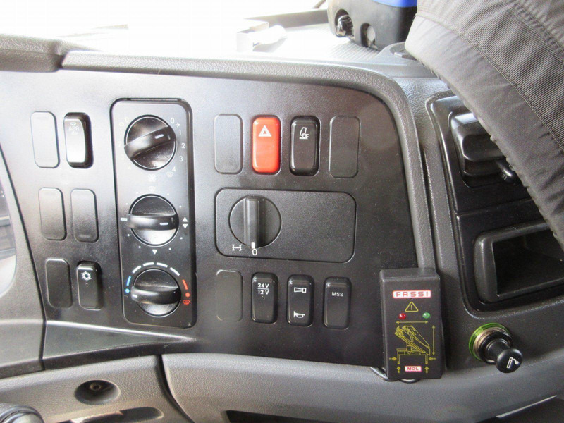 Mercedes-Benz ATEGO 1224 L - Lastbil med lad, Lastbil med kran: billede 4 Mercedes-Benz ATEGO 1224 L - Lastbil med lad, Lastbil med kran: billede 4