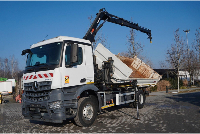 Mercedes-Benz Arocs 1833 3-Way Tipper Crane HIAB X-DUO 128 B - Tipvogn lastbil, Lastbil med kran: billede 1 Mercedes-Benz Arocs 1833 3-Way Tipper Crane HIAB X-DUO 128 B - Tipvogn lastbil, Lastbil med kran: billede 1