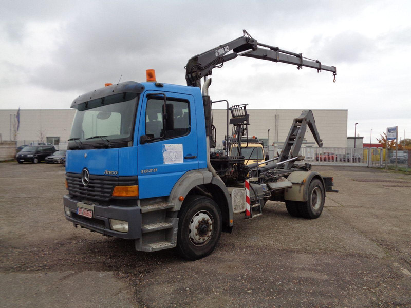 Mercedes-Benz Atego 1828 Hook lift truck + Crane Hiab 102 - Lastbil kroghejs, Lastbil med kran: billede 1 Mercedes-Benz Atego 1828 Hook lift truck + Crane Hiab 102 - Lastbil kroghejs, Lastbil med kran: billede 1