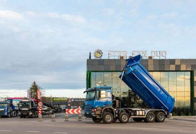 Mercedes-Benz MERCEDES BENZ Arocs 4142 8x8 Carnehl Tipper - Tipvogn lastbil, Lastbil med kran: billede 4 Mercedes-Benz MERCEDES BENZ Arocs 4142 8x8 Carnehl Tipper - Tipvogn lastbil, Lastbil med kran: billede 4