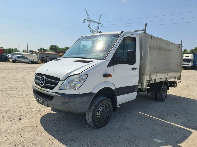 Mercedes-Benz Sprinter 519 CDi 4x4x - Pritsche+Plane - Varebil med presenning: billede 3 Mercedes-Benz Sprinter 519 CDi 4x4x - Pritsche+Plane - Varebil med presenning: billede 3