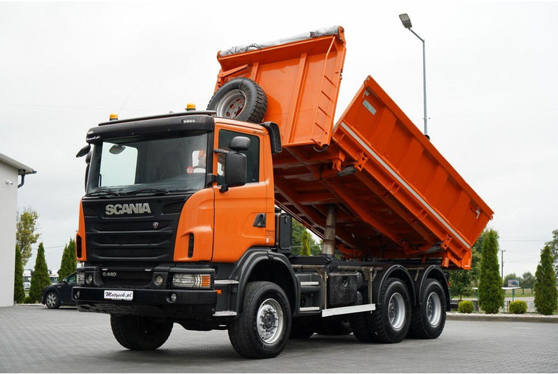 Scania G 440 / 6x6 / WYWROTKA TRZY-STRONNA / 2X HYDROBURTA / BOARDMATIC - Tipvogn lastbil: billede 1 Scania G 440 / 6x6 / WYWROTKA TRZY-STRONNA / 2X HYDROBURTA / BOARDMATIC - Tipvogn lastbil: billede 1