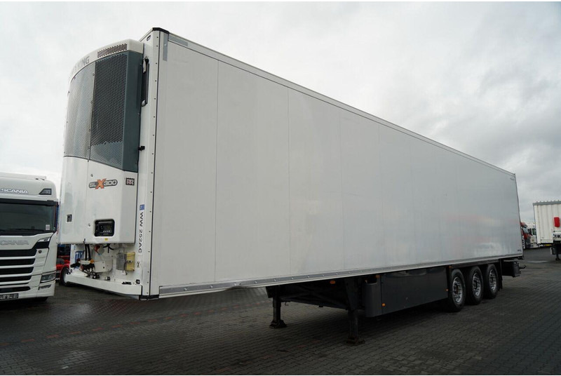 Schmitz Cargobull CHŁODNIA / THERMO KING SLX 300 / HAKÓWKA / HAKOWA / OŚ PODNOSZON - Kølevogn sættevogn: billede 3 Schmitz Cargobull CHŁODNIA / THERMO KING SLX 300 / HAKÓWKA / HAKOWA / OŚ PODNOSZON - Kølevogn sættevogn: billede 3