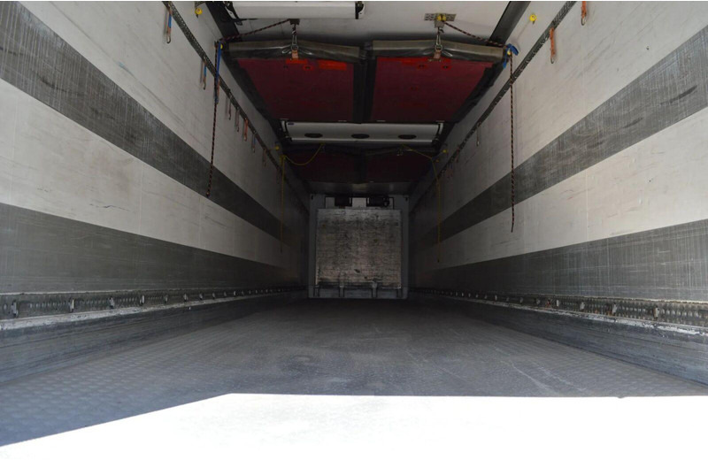 Schmitz Cargobull SKO 24REFRIGERATOR + LIFT ROLLER SHUTTER CARRIER VECTOR 1850Mtº - Kølevogn sættevogn: billede 3 Schmitz Cargobull SKO 24REFRIGERATOR + LIFT ROLLER SHUTTER CARRIER VECTOR 1850Mtº - Kølevogn sættevogn: billede 3