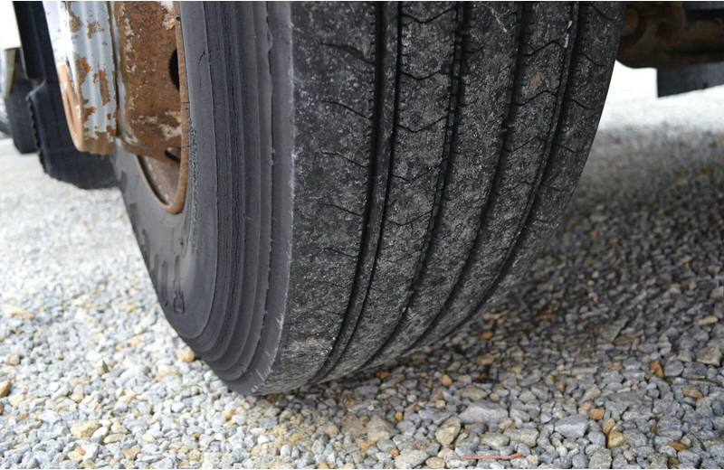 Volvo FE 18.320 FLATBED CRANE - Lastbil med lad, Lastbil med kran: billede 4 Volvo FE 18.320 FLATBED CRANE - Lastbil med lad, Lastbil med kran: billede 4