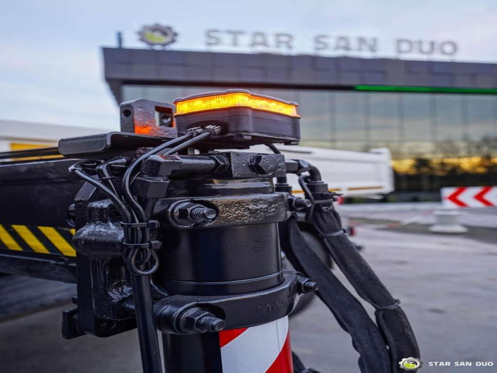 Lastbil med kran, Tipvogn lastbil MAN TGS 18.360 4x4 HIAB 144 E-4 Crane Kipper MAN TGS 18.360 4x4 HIAB 144 E-4 Crane Kipper: billede 21 Lastbil med kran, Tipvogn lastbil MAN TGS 18.360 4x4 HIAB 144 E-4 Crane Kipper MAN TGS 18.360 4x4 HIAB 144 E-4 Crane Kipper: billede 21