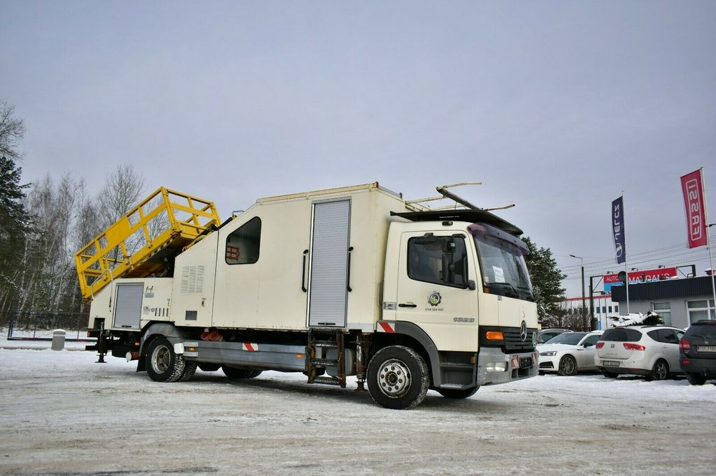 Mercedes-Benz ATEGO 1323 PK 8000T RAIL Platform - Lastbil med mandskabslift: billede 3 Mercedes-Benz ATEGO 1323 PK 8000T RAIL Platform - Lastbil med mandskabslift: billede 3
