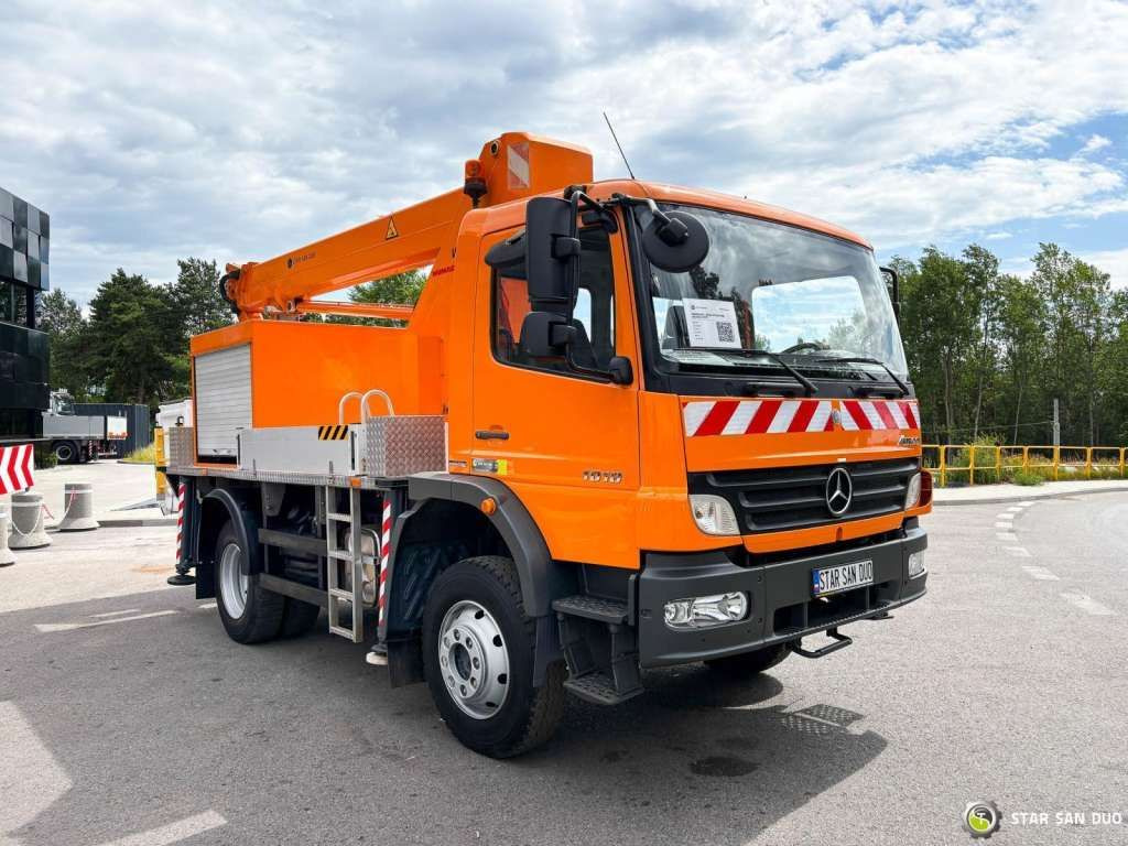 Mercedes-Benz ATEGO 4x4 1018 WUMAG WT 170 Platform Lift 17m - Lastbil med mandskabslift: billede 2 Mercedes-Benz ATEGO 4x4 1018 WUMAG WT 170 Platform Lift 17m - Lastbil med mandskabslift: billede 2