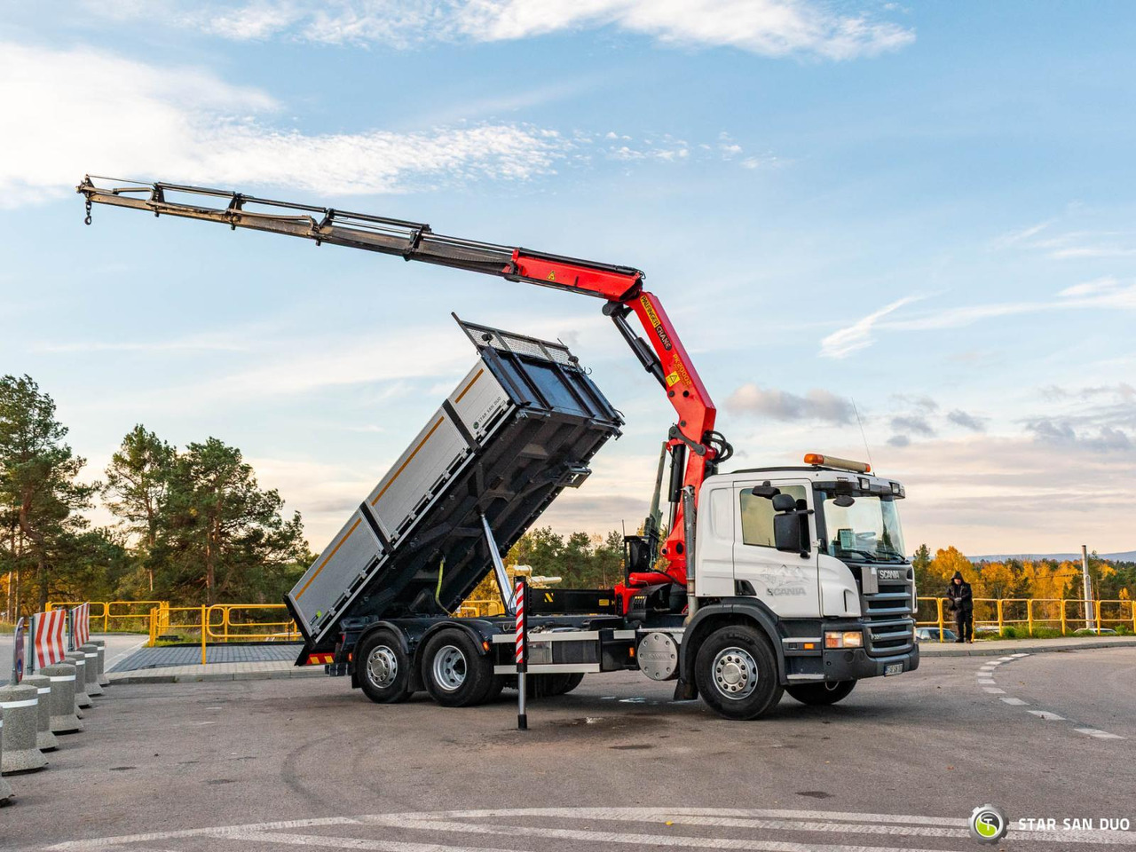 - Lastbil med kran: billede 4 - Lastbil med kran: billede 4