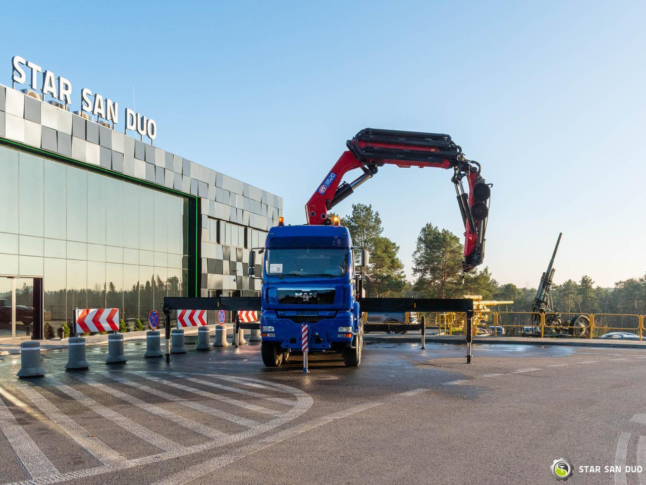 - Lastbil med kran: billede 4 - Lastbil med kran: billede 4