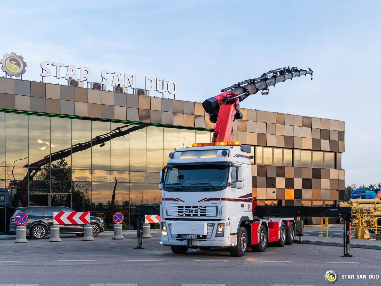 - Lastbil med kran: billede 3 - Lastbil med kran: billede 3