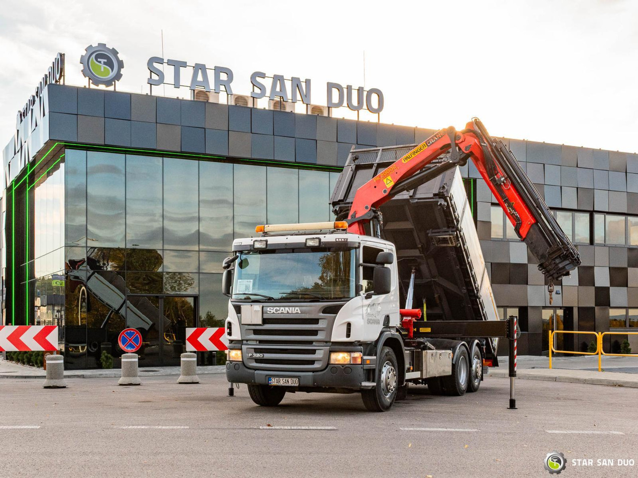 - Lastbil med kran: billede 5 - Lastbil med kran: billede 5