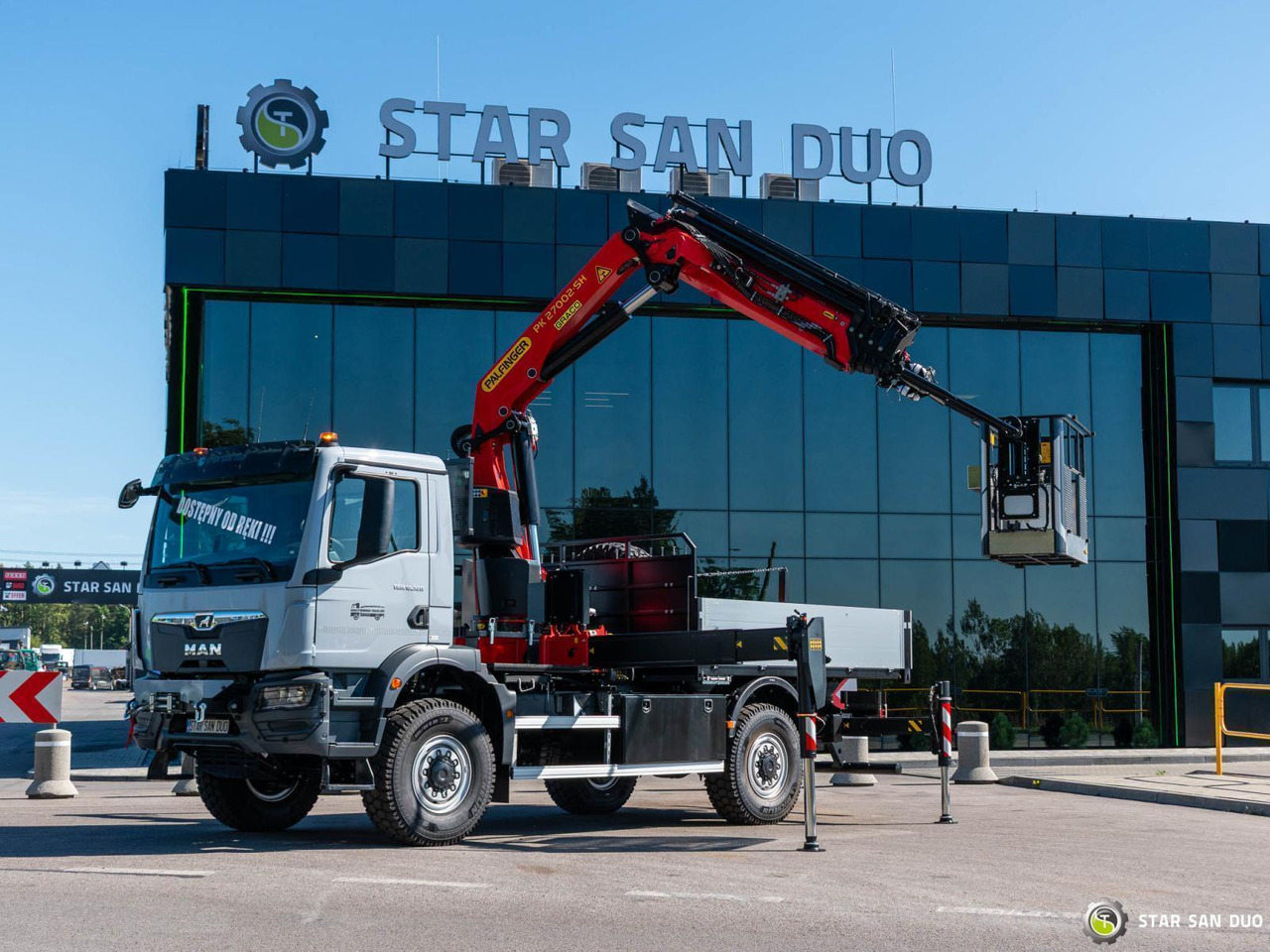 - Lastbil med kran: billede 3 - Lastbil med kran: billede 3