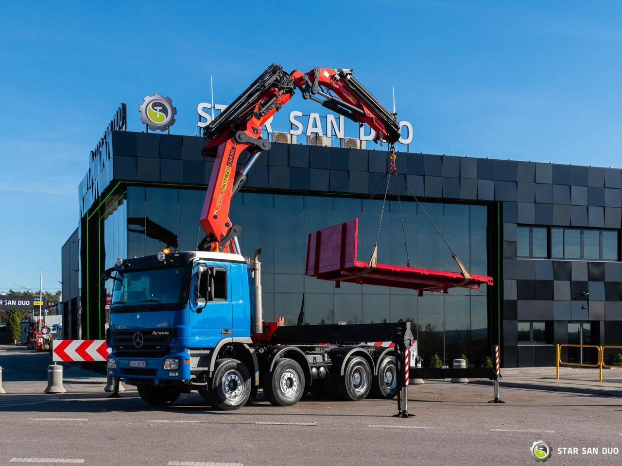 - Lastbil med kran: billede 5 - Lastbil med kran: billede 5