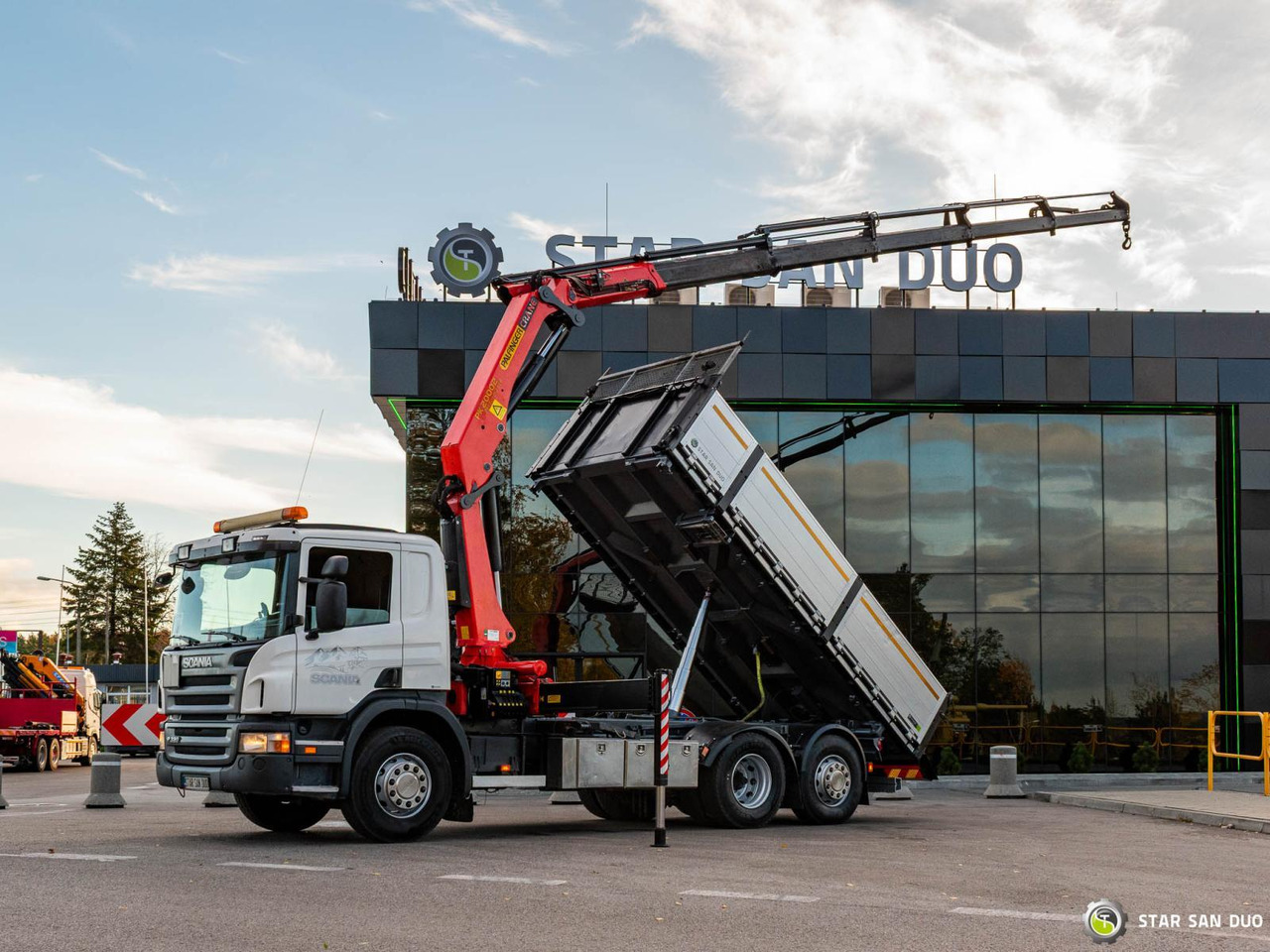 - Lastbil med kran: billede 3 - Lastbil med kran: billede 3