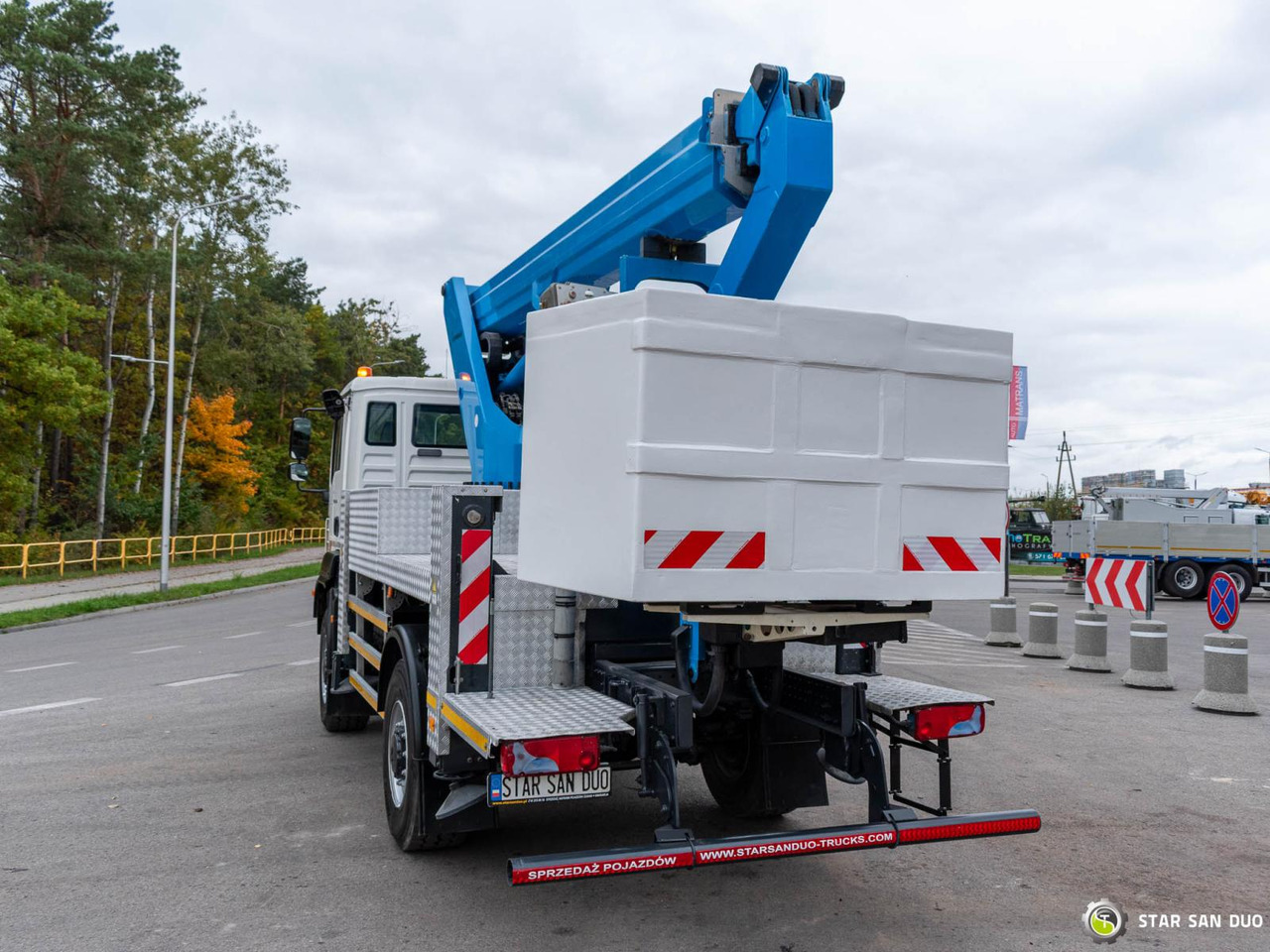 - Lastbil med mandskabslift: billede 5 - Lastbil med mandskabslift: billede 5