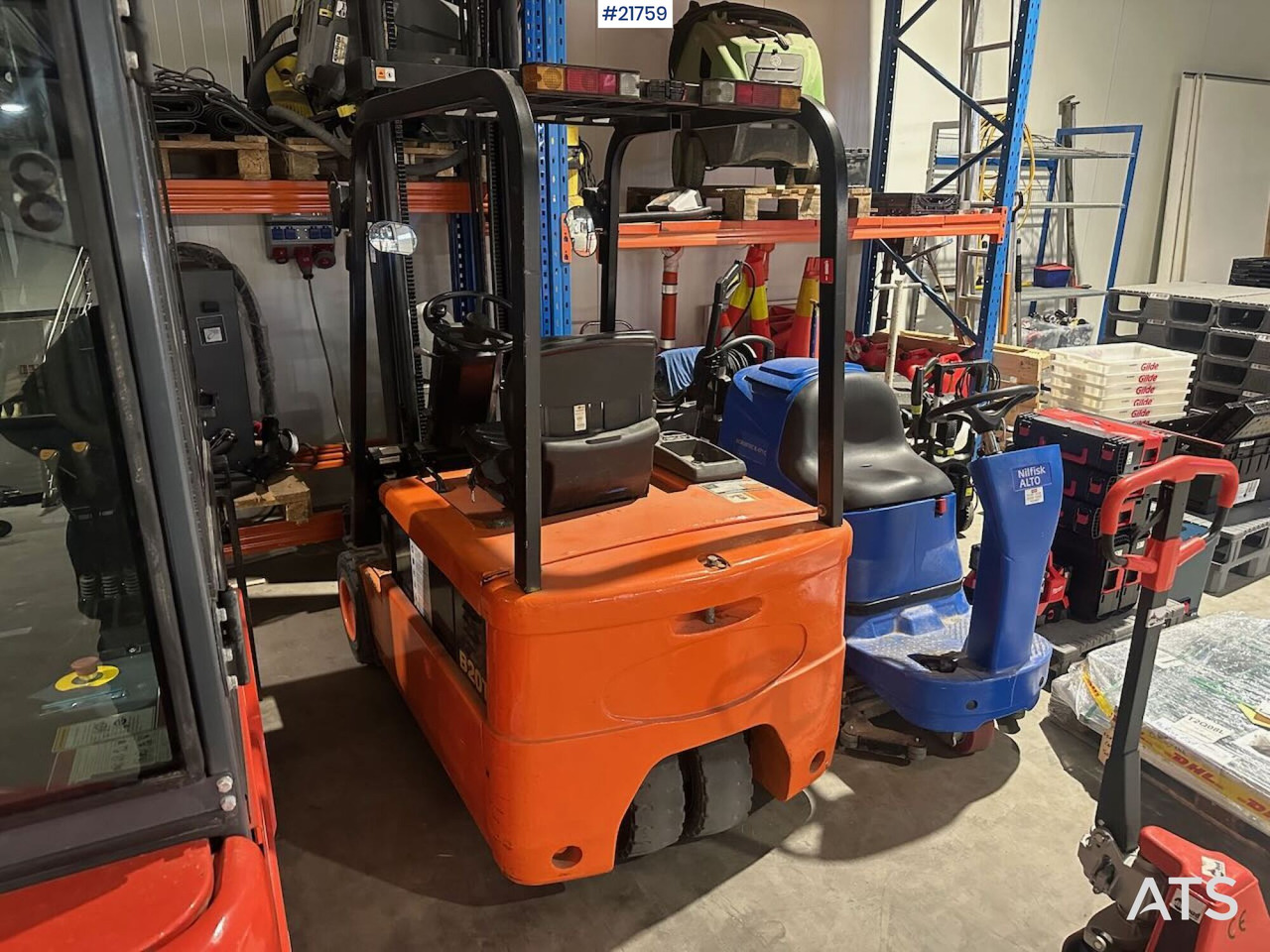 Daewoo B20T truck m/ 4,5 m løftehøyde - Nedbygget platform sættevogn: billede 2 Daewoo B20T truck m/ 4,5 m løftehøyde - Nedbygget platform sættevogn: billede 2