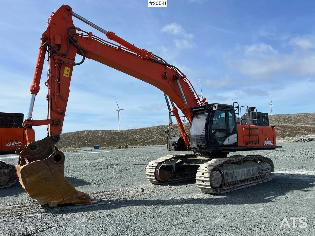 Hitachi zx530LCH-6 gravemaskin m/ graveskuffe. SE VIDEO - Gravemaskine: billede 1 Hitachi zx530LCH-6 gravemaskin m/ graveskuffe. SE VIDEO - Gravemaskine: billede 1