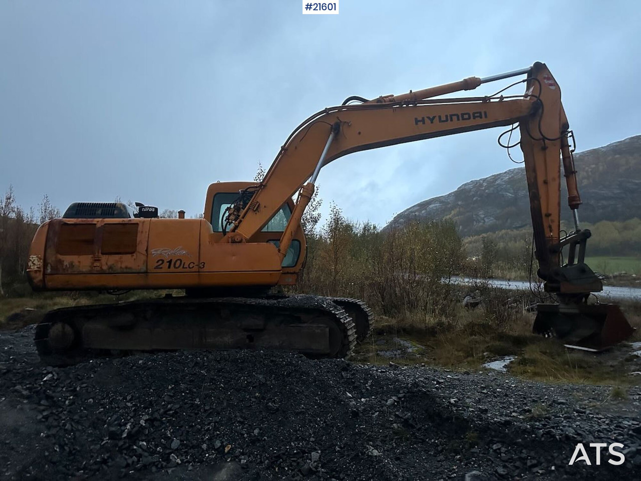 Hyundai 210LC- 3H gravemaskin m/ 5 skuffer. Byttet belter for 100 timer siden - Bæltegravemaskine: billede 2 Hyundai 210LC- 3H gravemaskin m/ 5 skuffer. Byttet belter for 100 timer siden - Bæltegravemaskine: billede 2